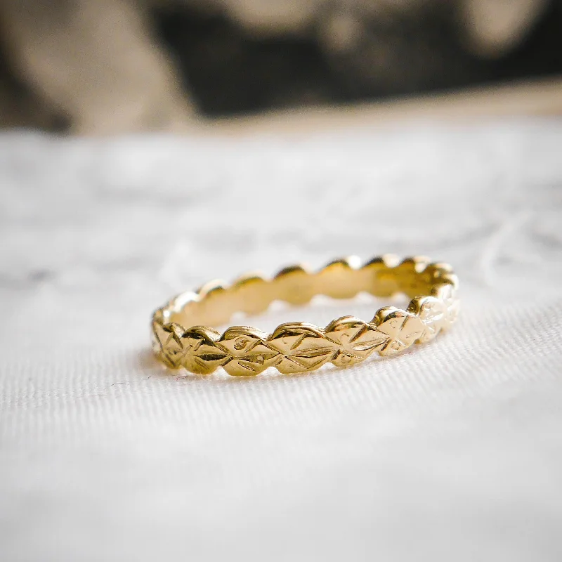 Hand-polished rings-Vintage Style 'Leaves' Gold Wedding Ring