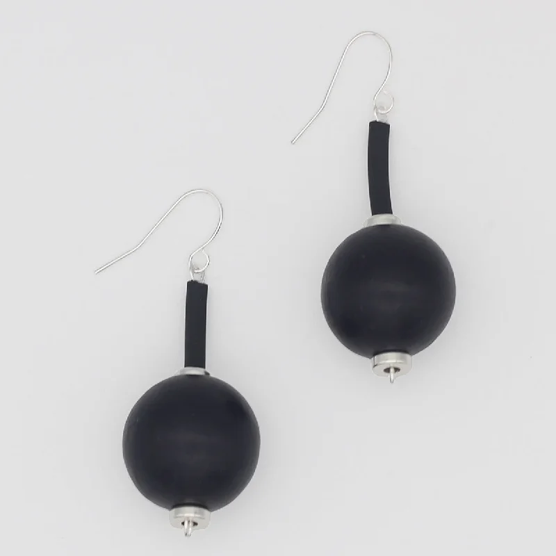 Polished gold earrings-Black Ball Drop Earring