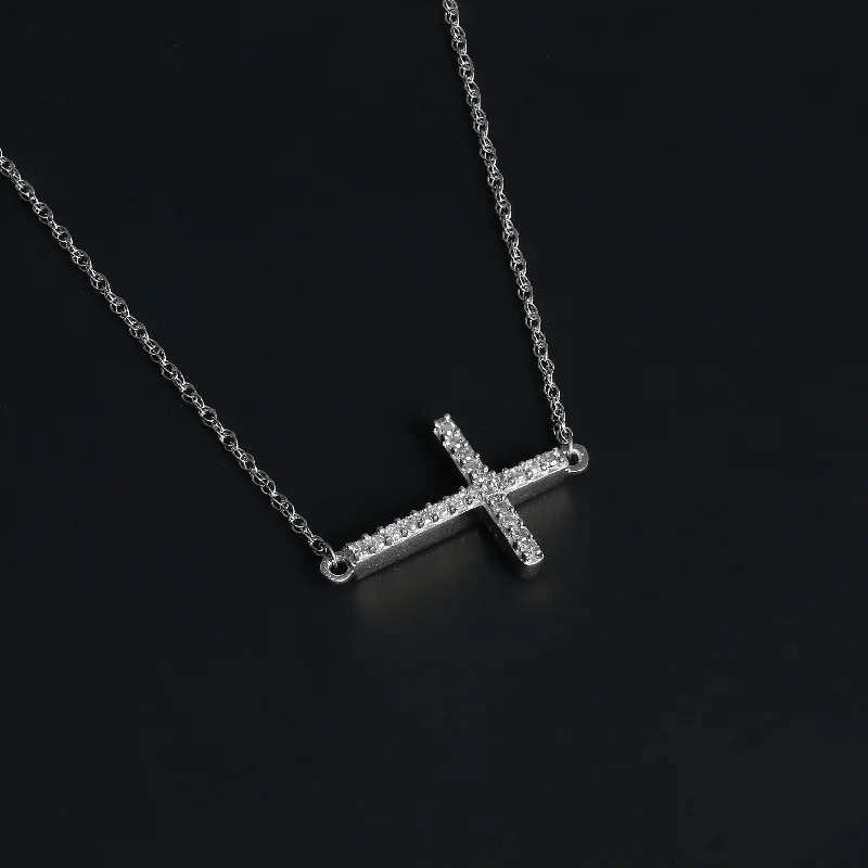 De Couer 10k Gold 1/20ct TDW Diamond Cross Necklace