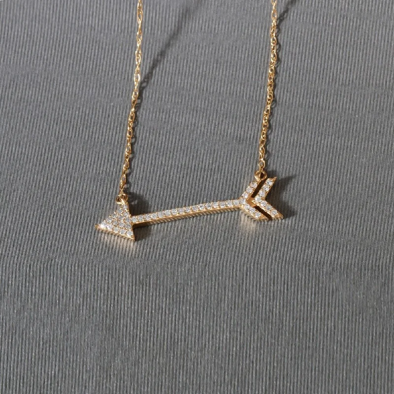 De Couer 10k Yellow Gold 1/8ct TDW Diamond Arrow-Shaped Necklace