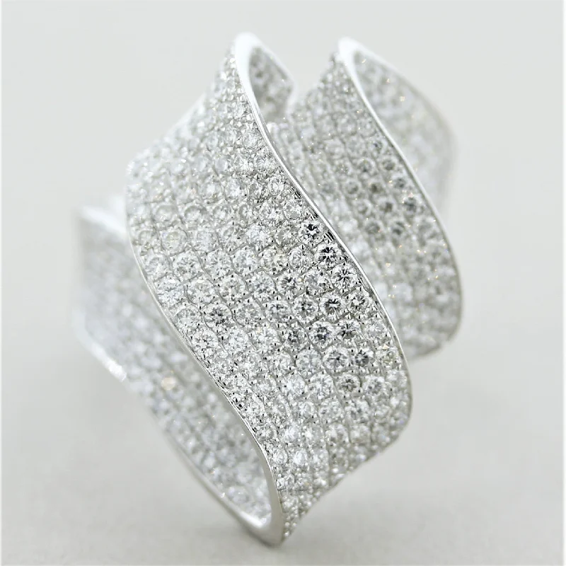 Glittering crystal rings-Diamond Gold Ribbon Ring